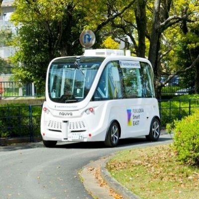 Test ride of an autonomous minibus without steering wheel